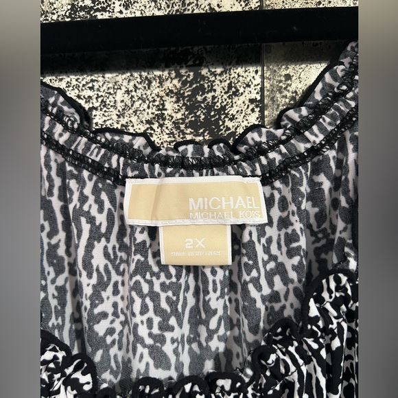 Michael Kors Black & White Dress, Size 2X - Picture 2 of 4